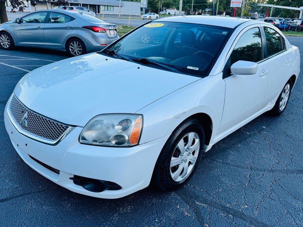 2012 Mitsubishi Galant Image 2