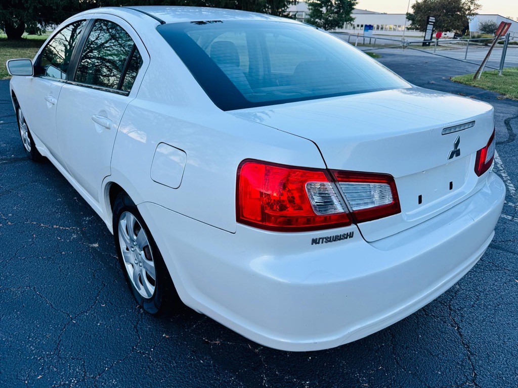 2012 Mitsubishi Galant Image 17