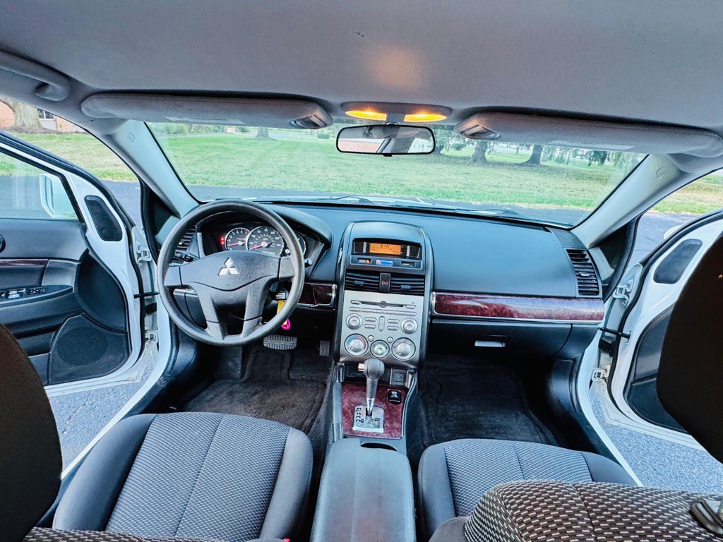 2012 Mitsubishi Galant Image 18