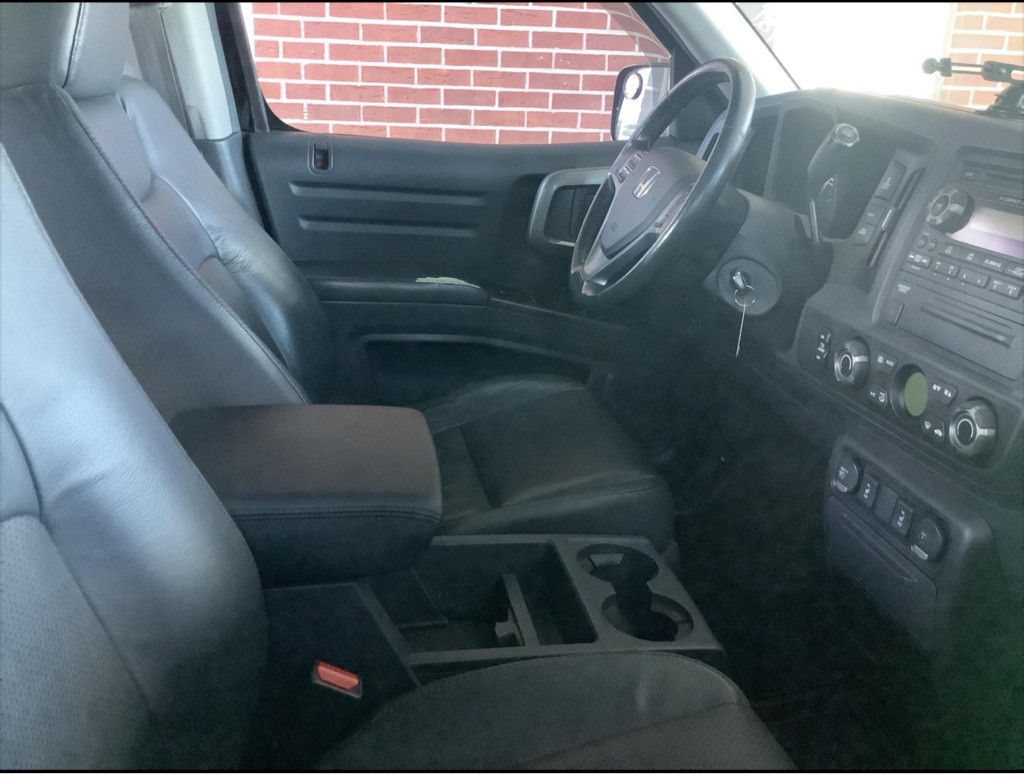 2010 Honda Ridgeline Image 2