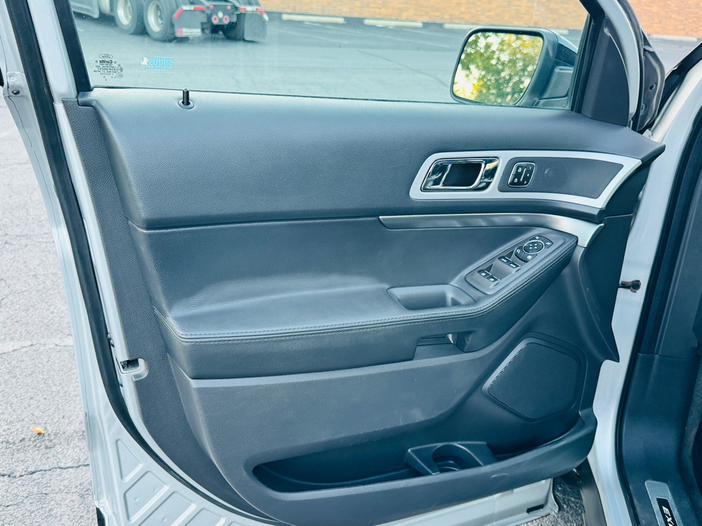 2014 Ford Explorer Image 9