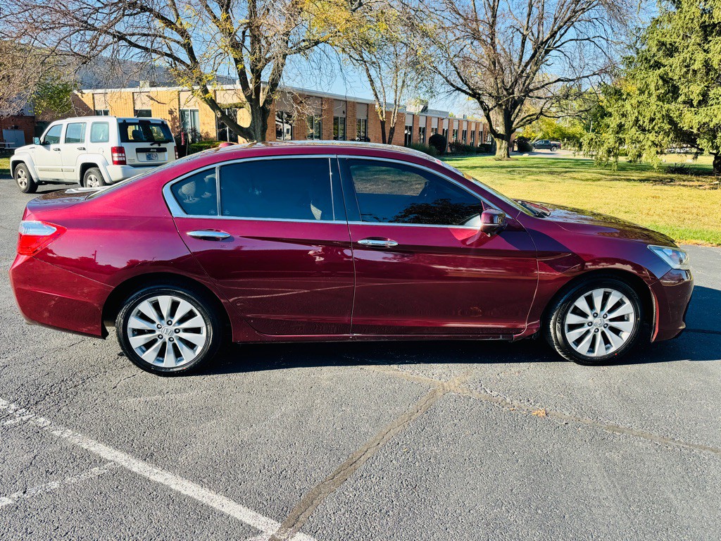 2015 Honda Accord Image 1