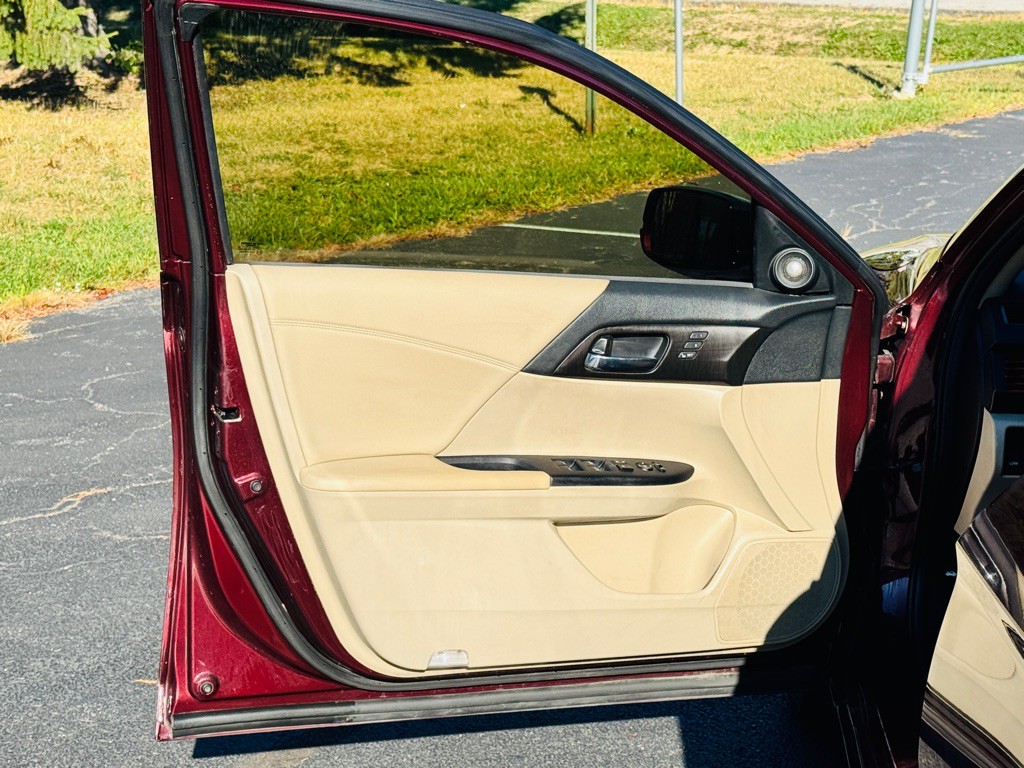 2015 Honda Accord Image 10