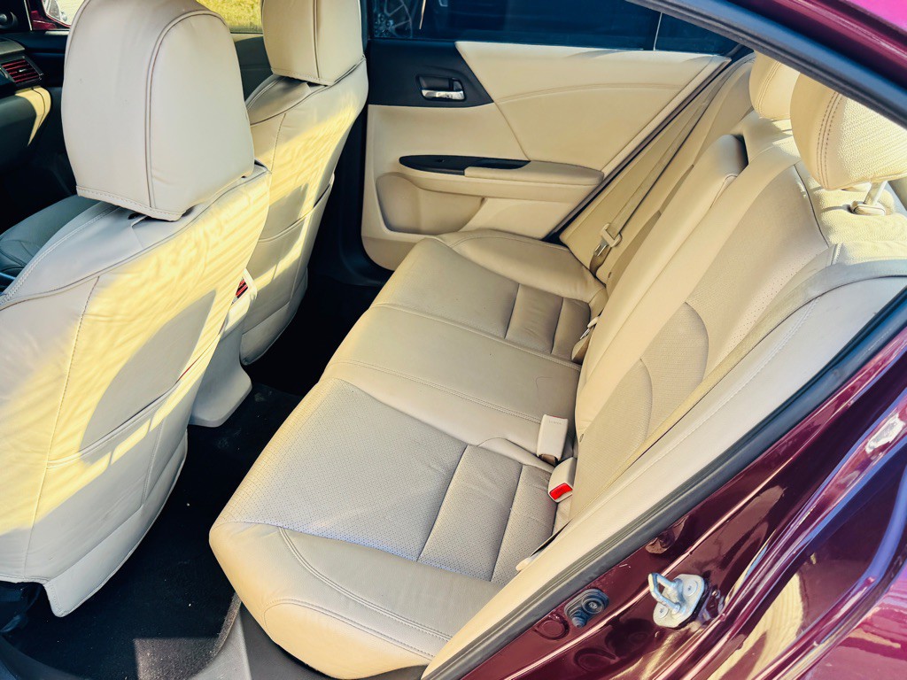 2015 Honda Accord Image 12