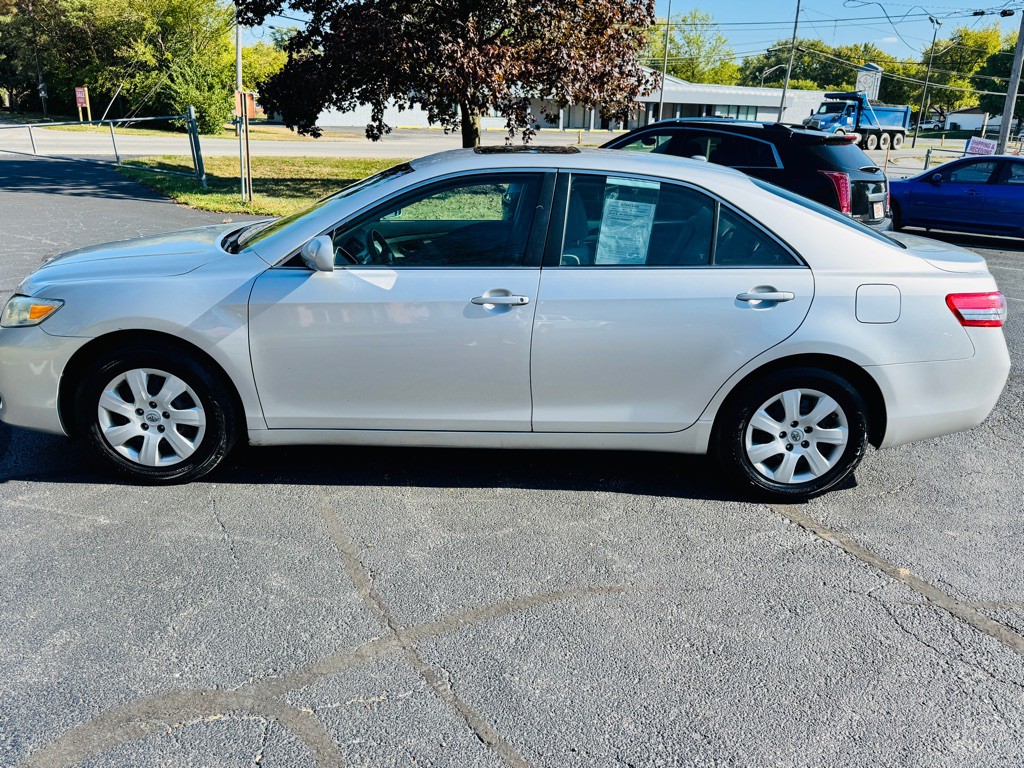 2010 Toyota Camry Image 4