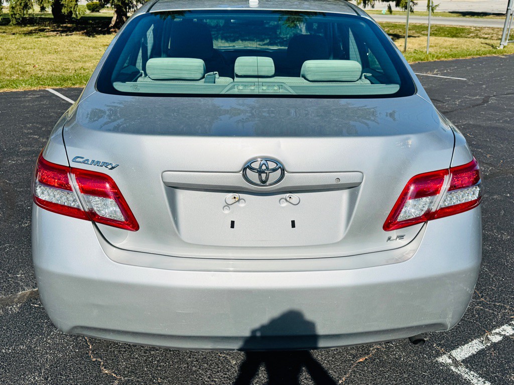 2010 Toyota Camry Image 6