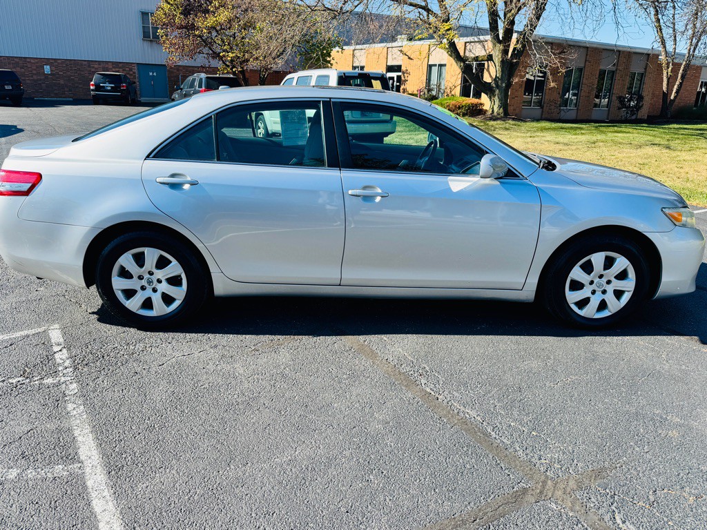 2010 Toyota Camry Image 8