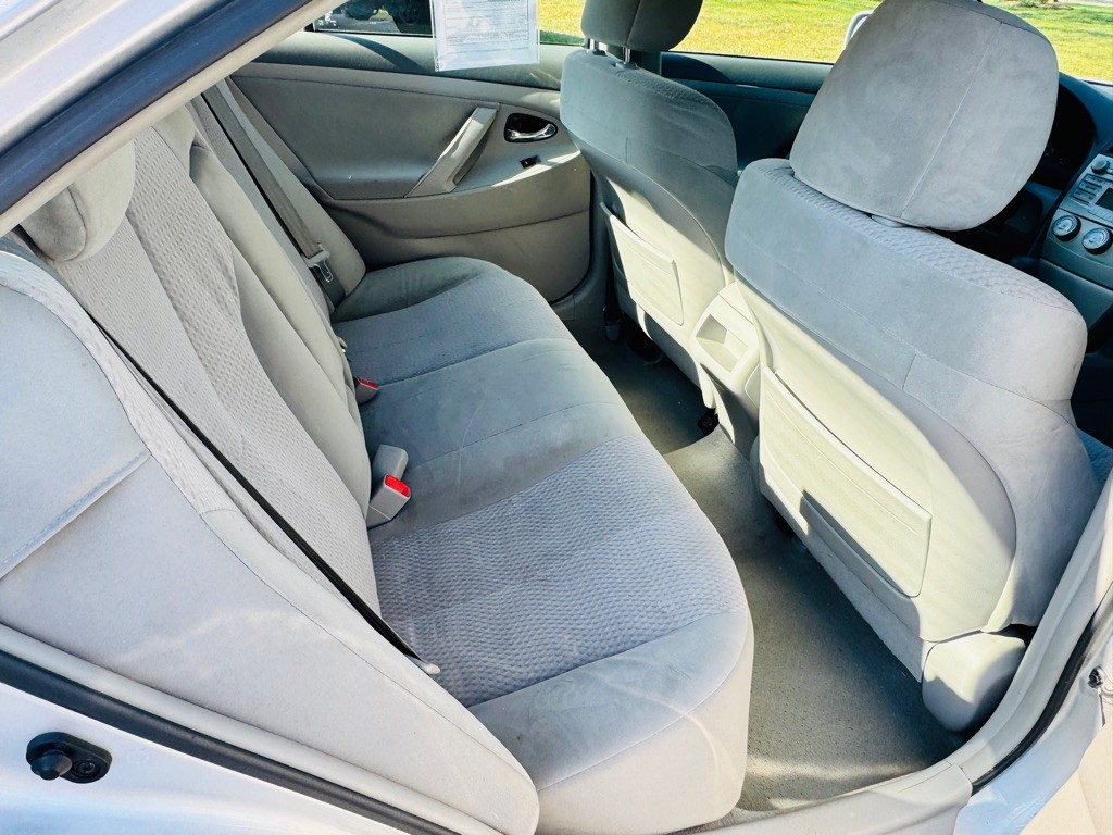 2010 Toyota Camry Image 14