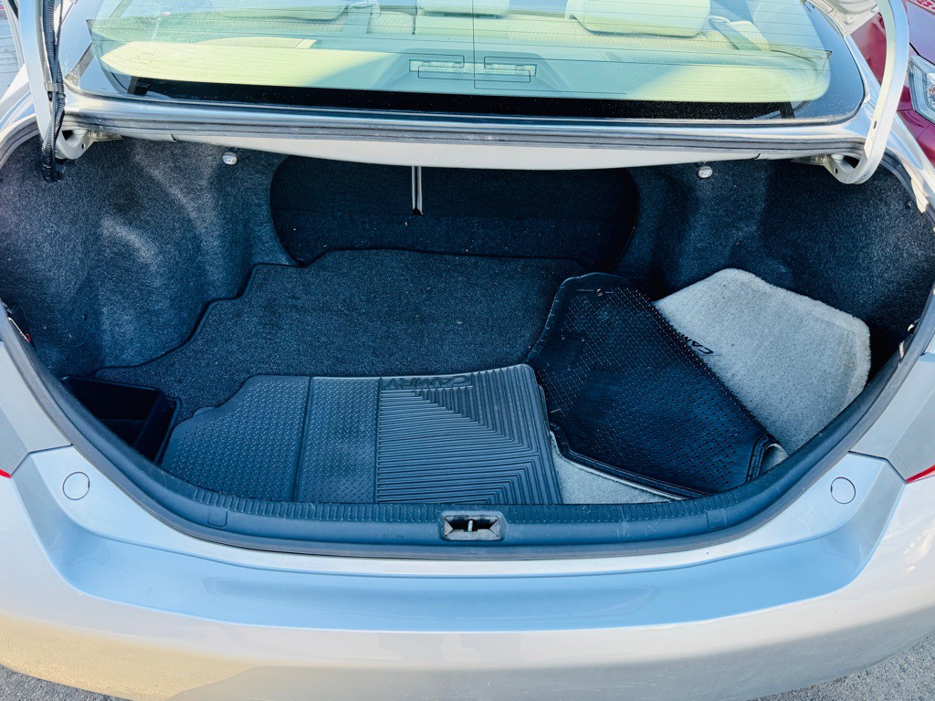 2010 Toyota Camry Image 18