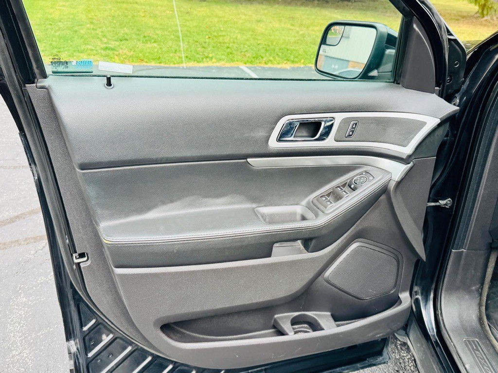 2015 Ford Explorer Image 9