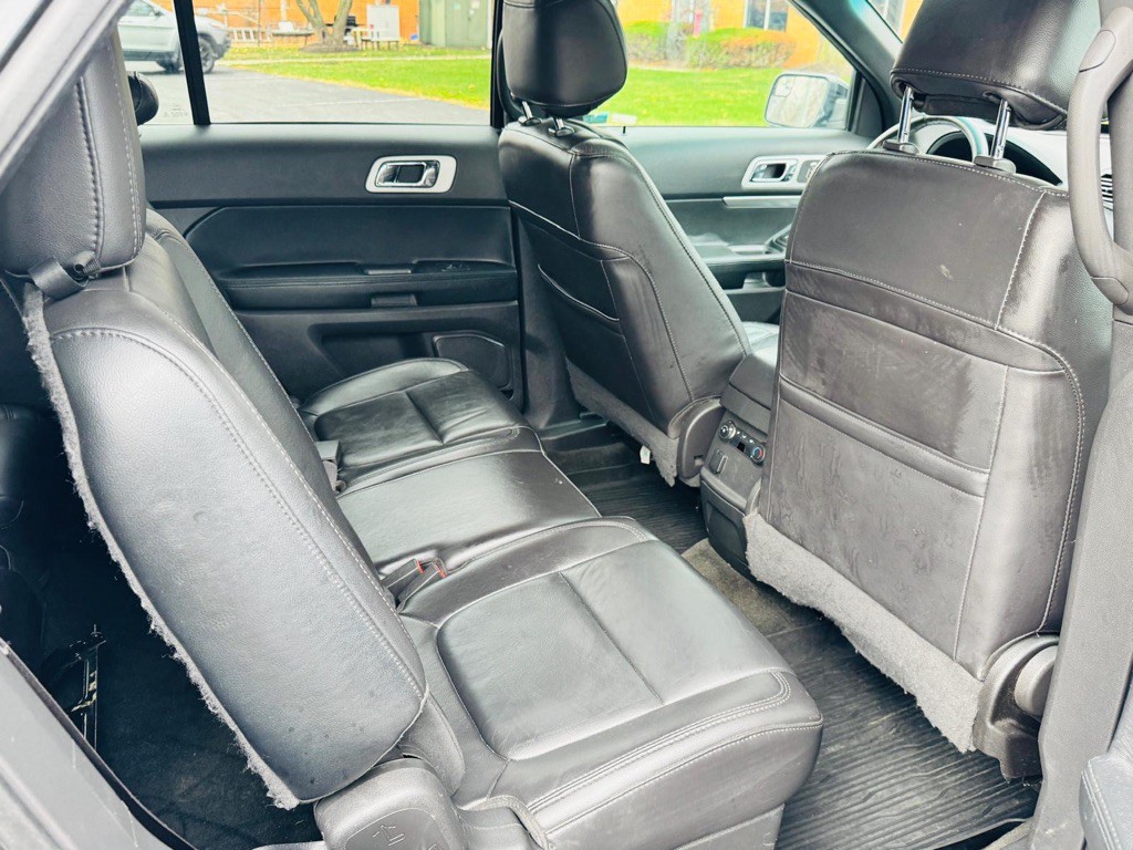 2015 Ford Explorer Image 12