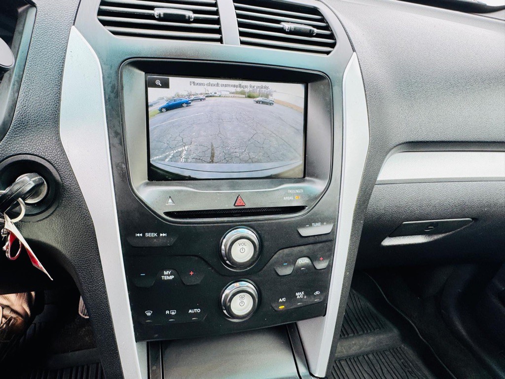 2015 Ford Explorer Image 16