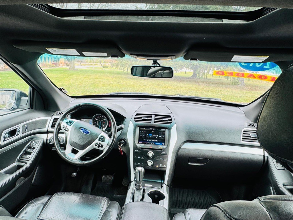 2015 Ford Explorer Image 17