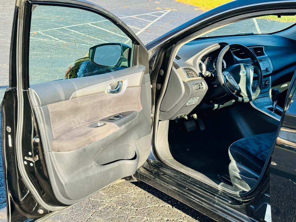 2013 Nissan Sentra Image 9