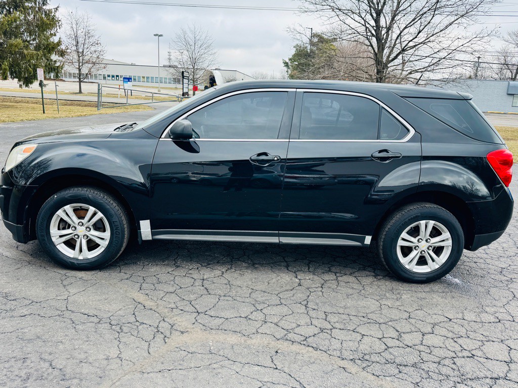 2011 Chevrolet Equinox Image 2