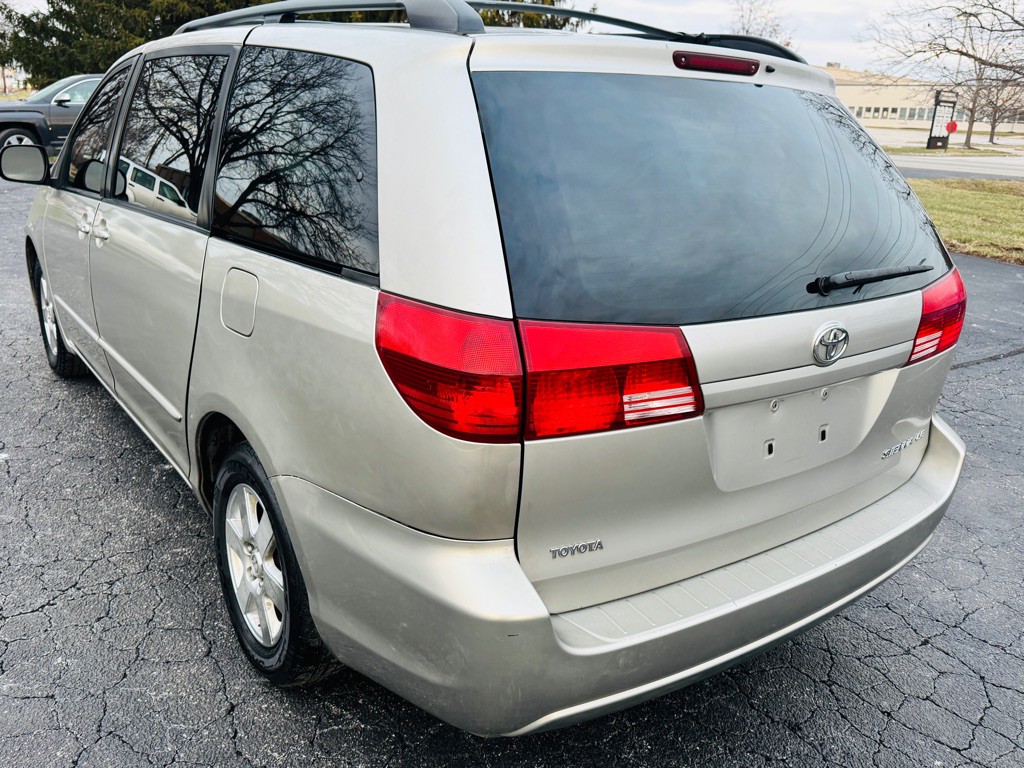 2004 Toyota Sienna Image 3