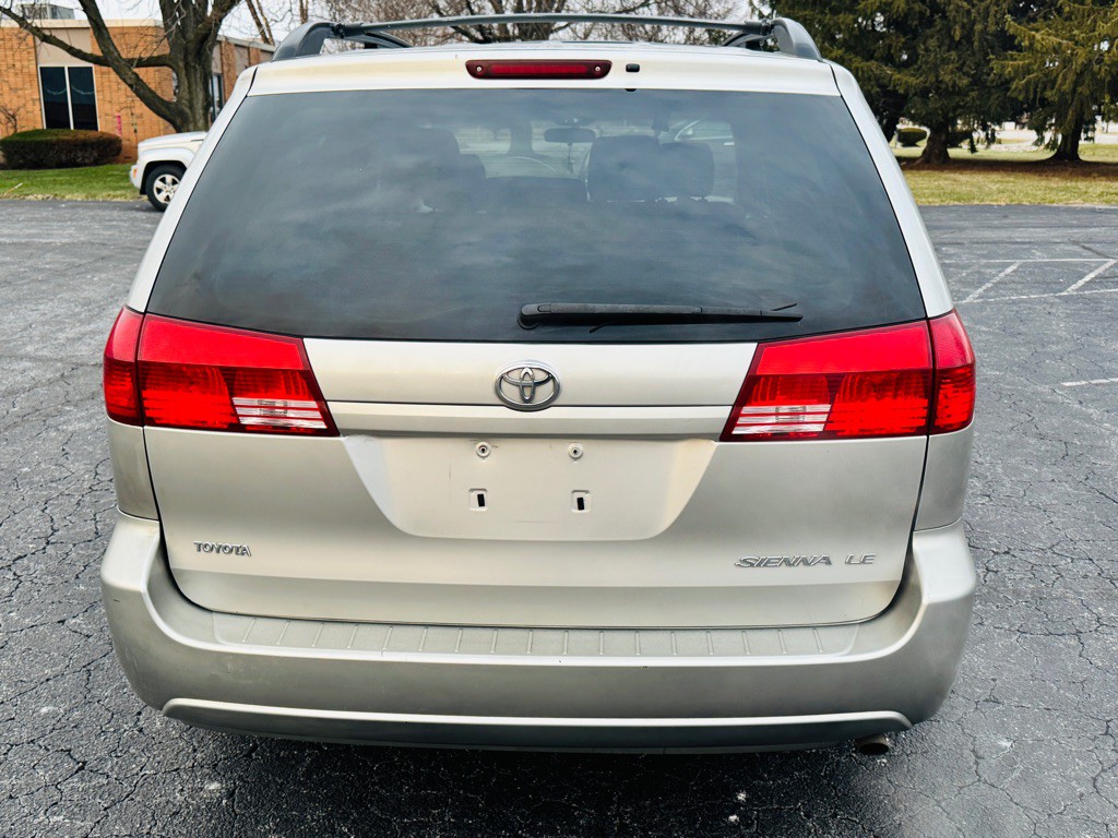 2004 Toyota Sienna Image 4