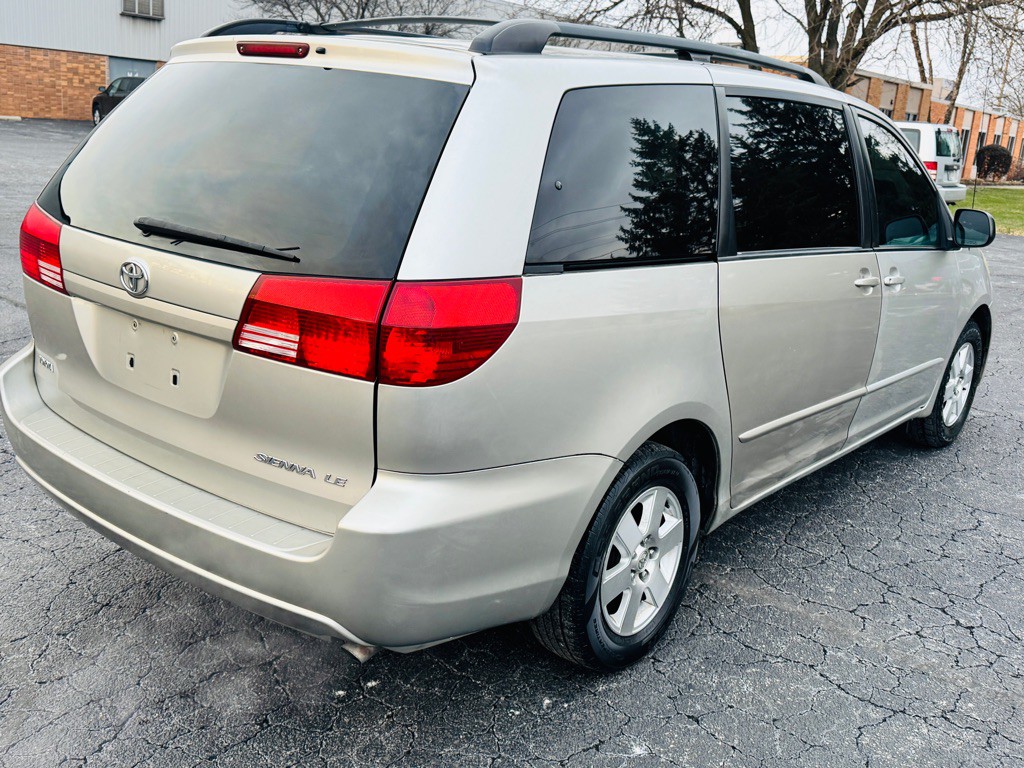 2004 Toyota Sienna Image 5