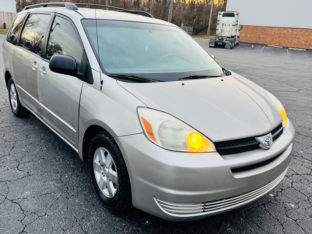 2004 Toyota Sienna Image 7