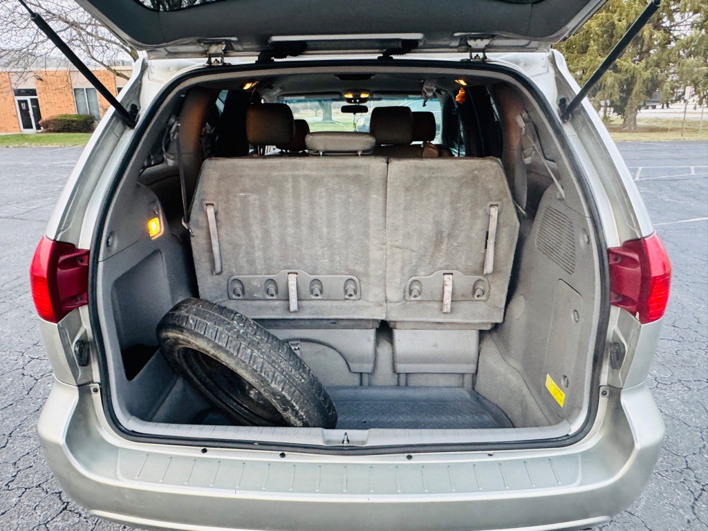 2004 Toyota Sienna Image 13