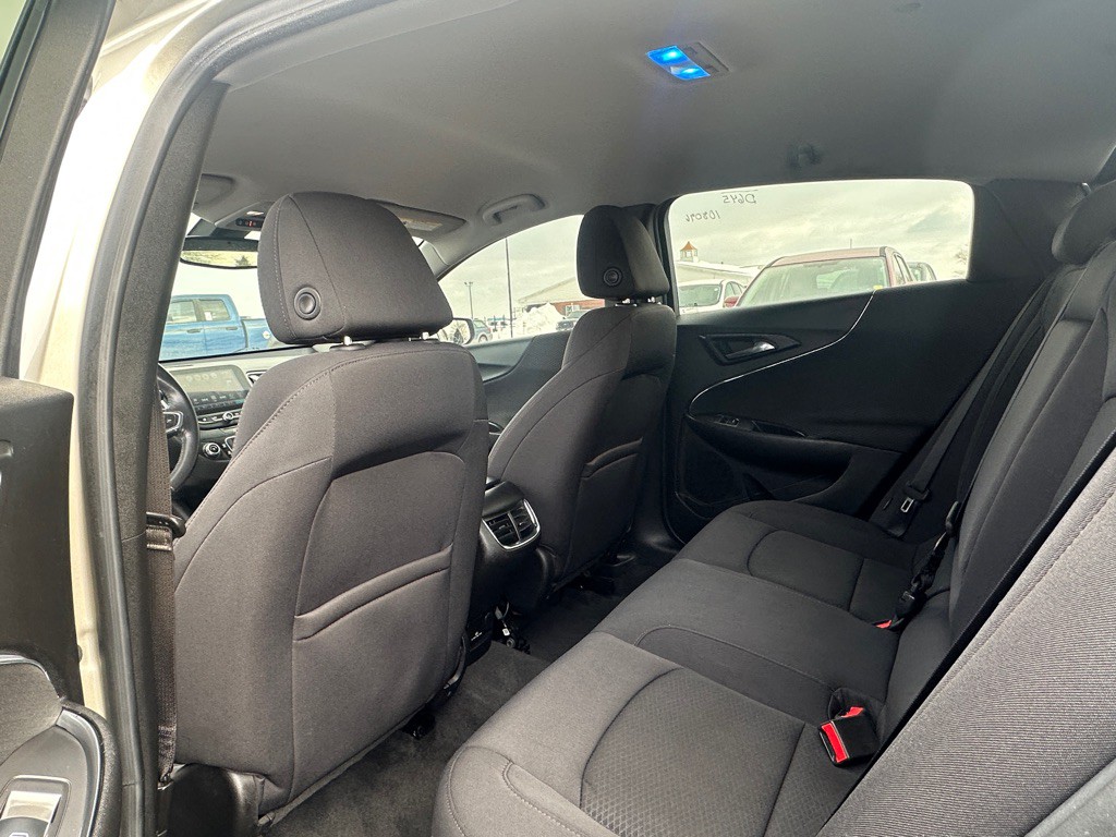 2016 Chevrolet Malibu Image 10