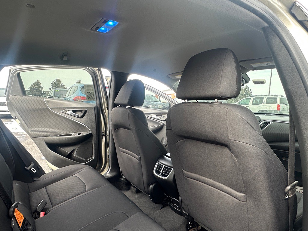 2016 Chevrolet Malibu Image 11