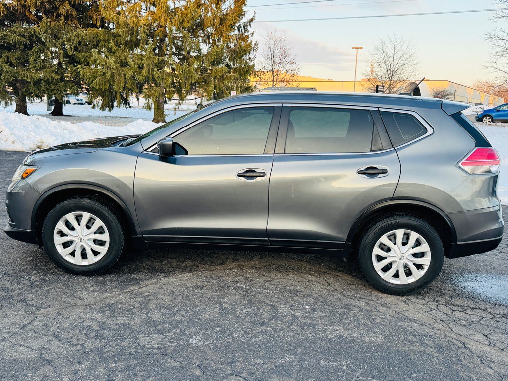 2016 Nissan Rogue Image 2