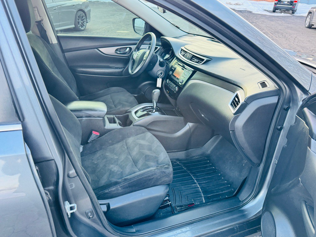 2016 Nissan Rogue Image 11