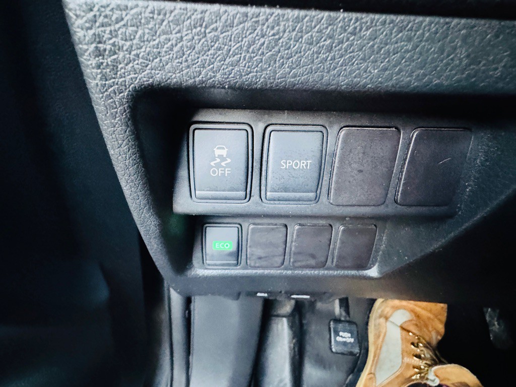 2016 Nissan Rogue Image 16