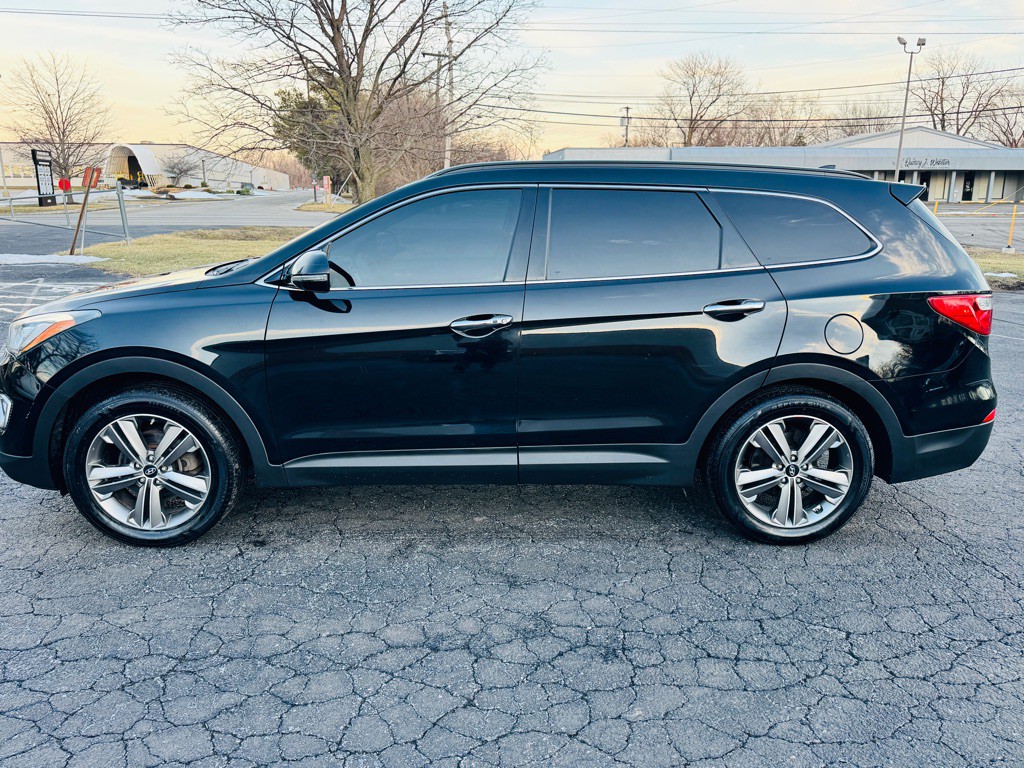 2013 Hyundai Santa Fe Image 2