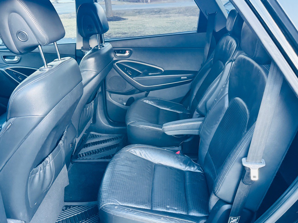 2013 Hyundai Santa Fe Image 11