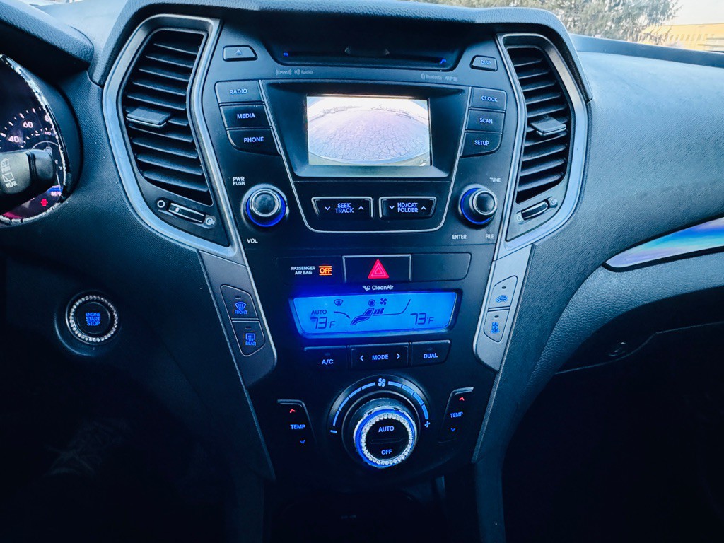 2013 Hyundai Santa Fe Image 17