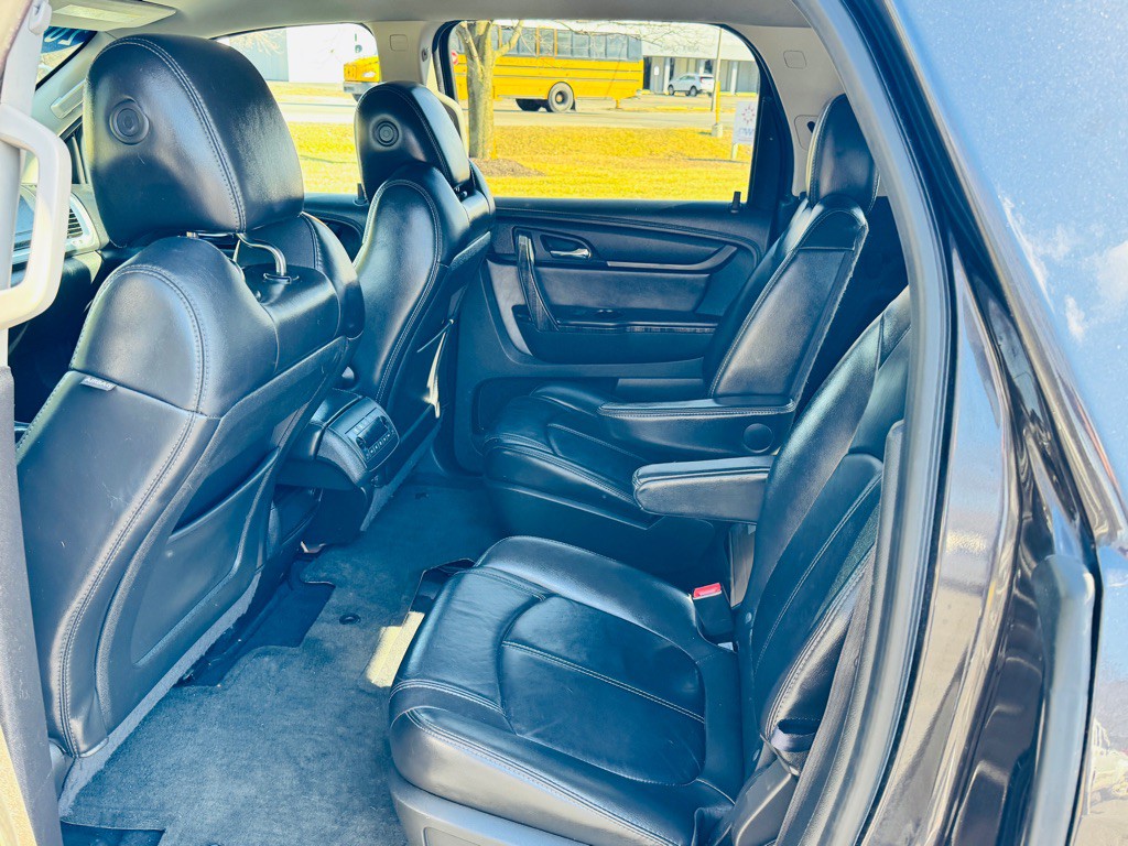 2013 GMC Acadia Image 11