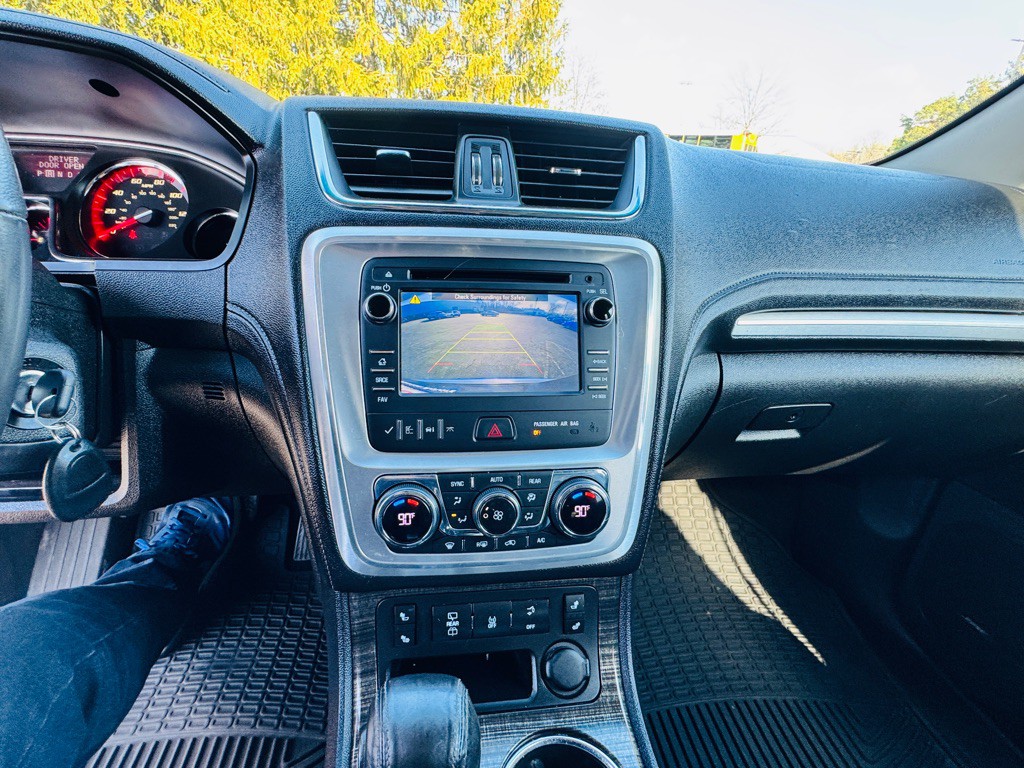 2013 GMC Acadia Image 17
