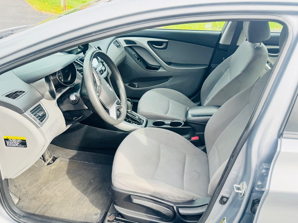 2015 Hyundai Elantra Image 10