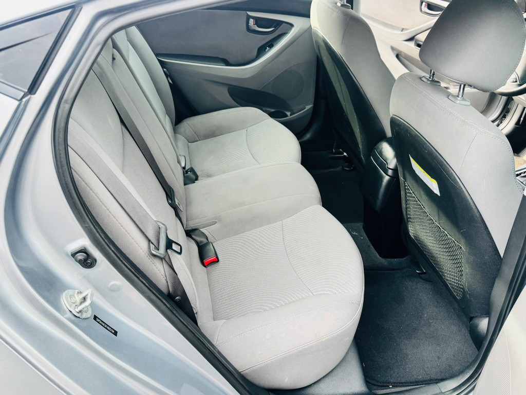 2015 Hyundai Elantra Image 13