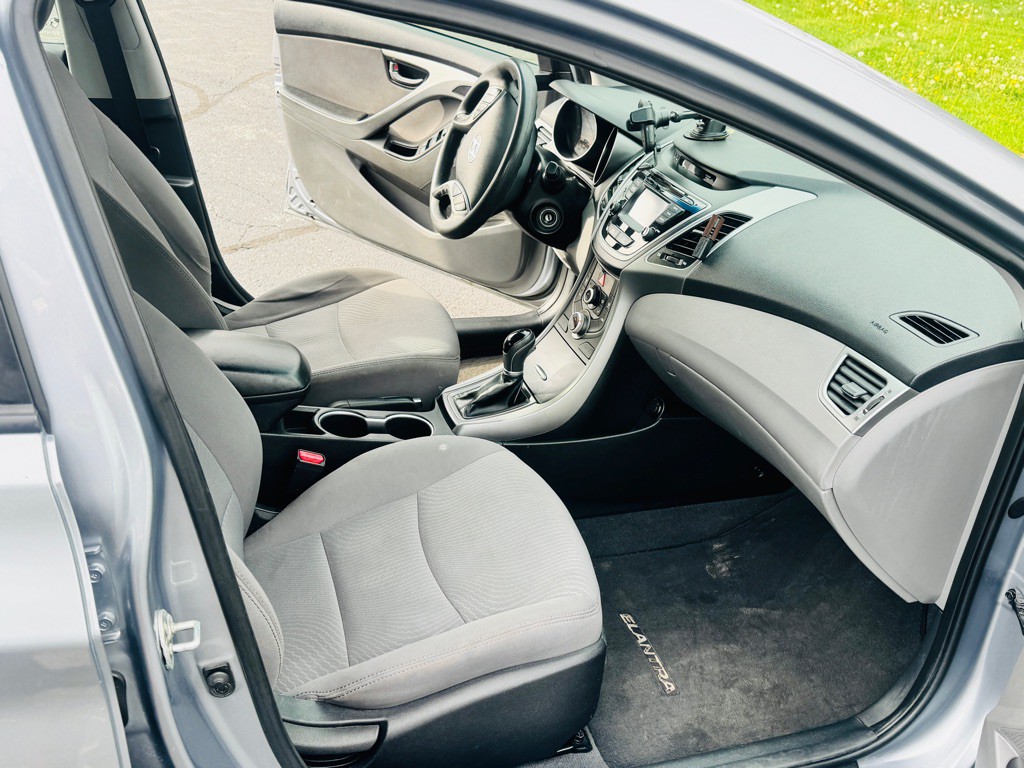 2015 Hyundai Elantra Image 14