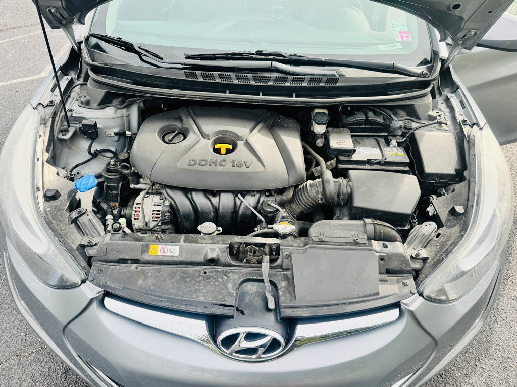 2015 Hyundai Elantra Image 16