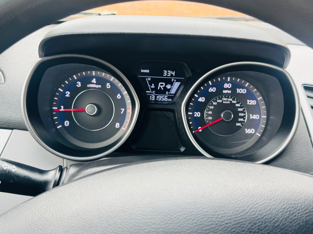 2015 Hyundai Elantra Image 18