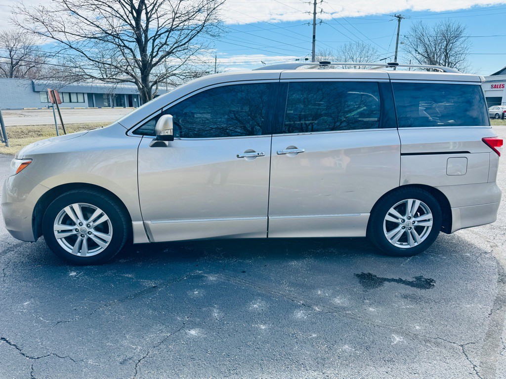 2012 Nissan Quest Image 2