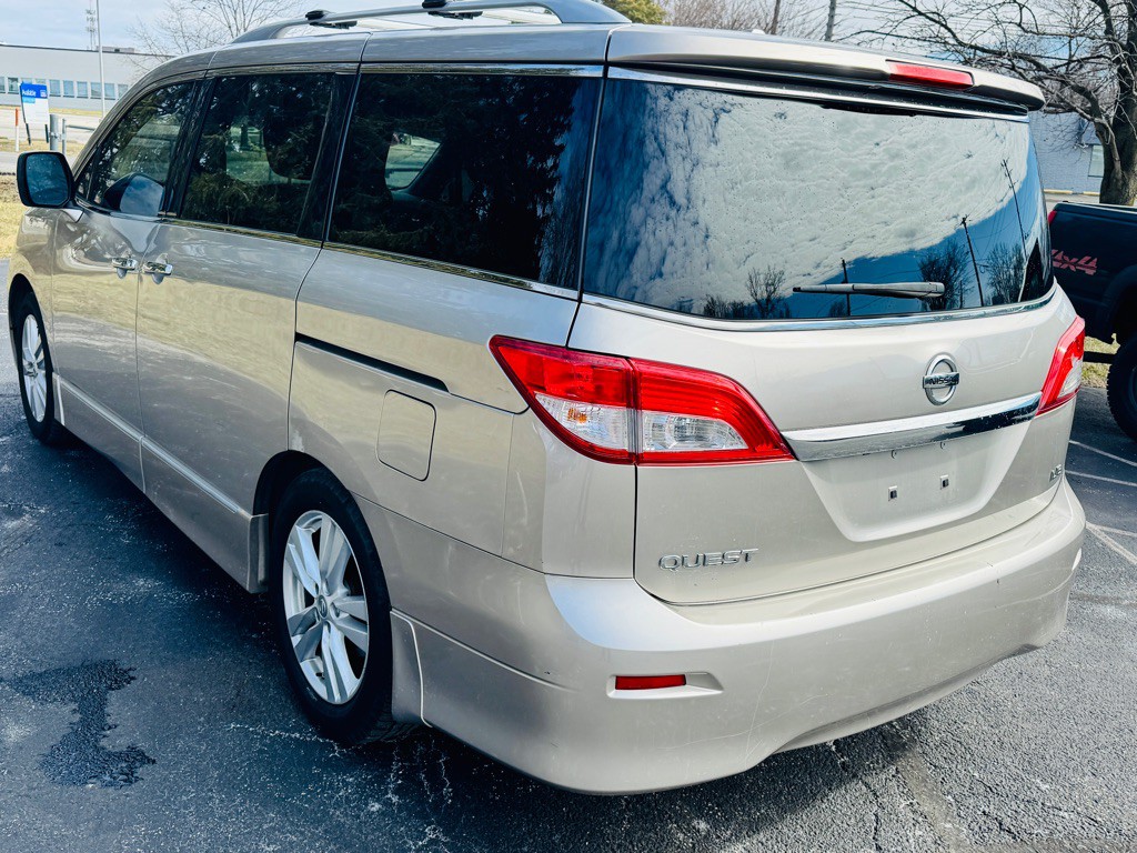 2012 Nissan Quest Image 3