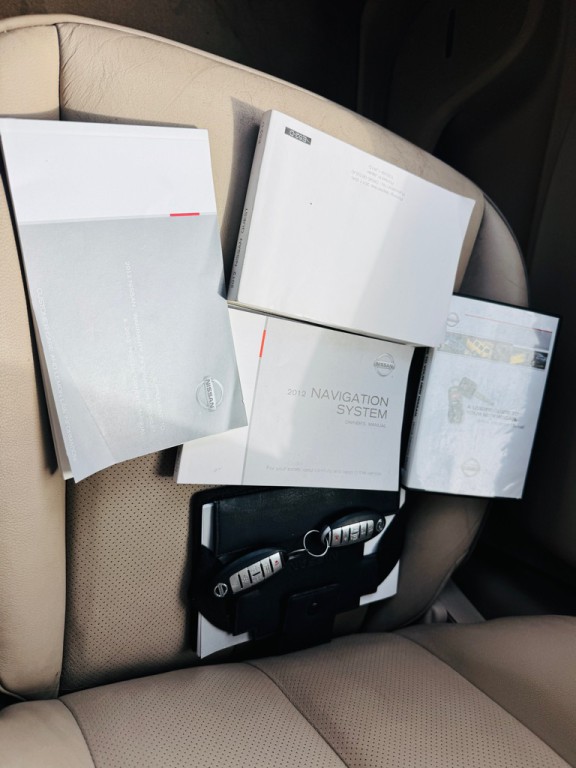 2012 Nissan Quest Image 18