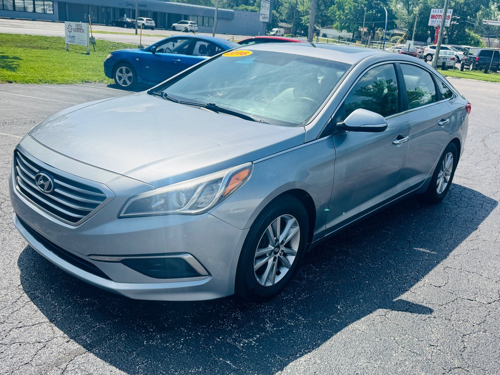 2016 Hyundai Sonata Image 1