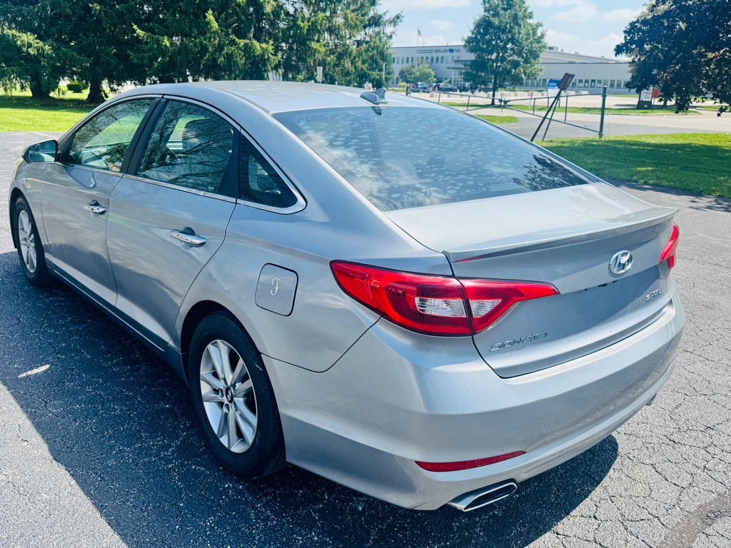 2016 Hyundai Sonata Image 3