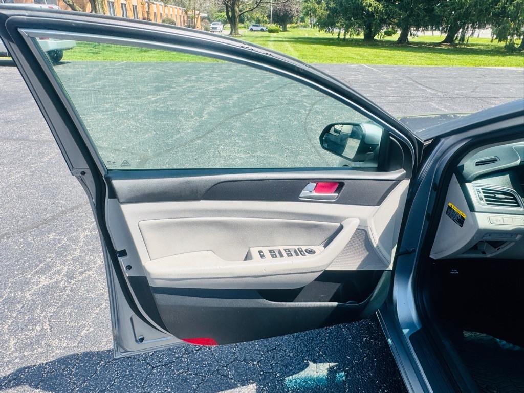 2016 Hyundai Sonata Image 9