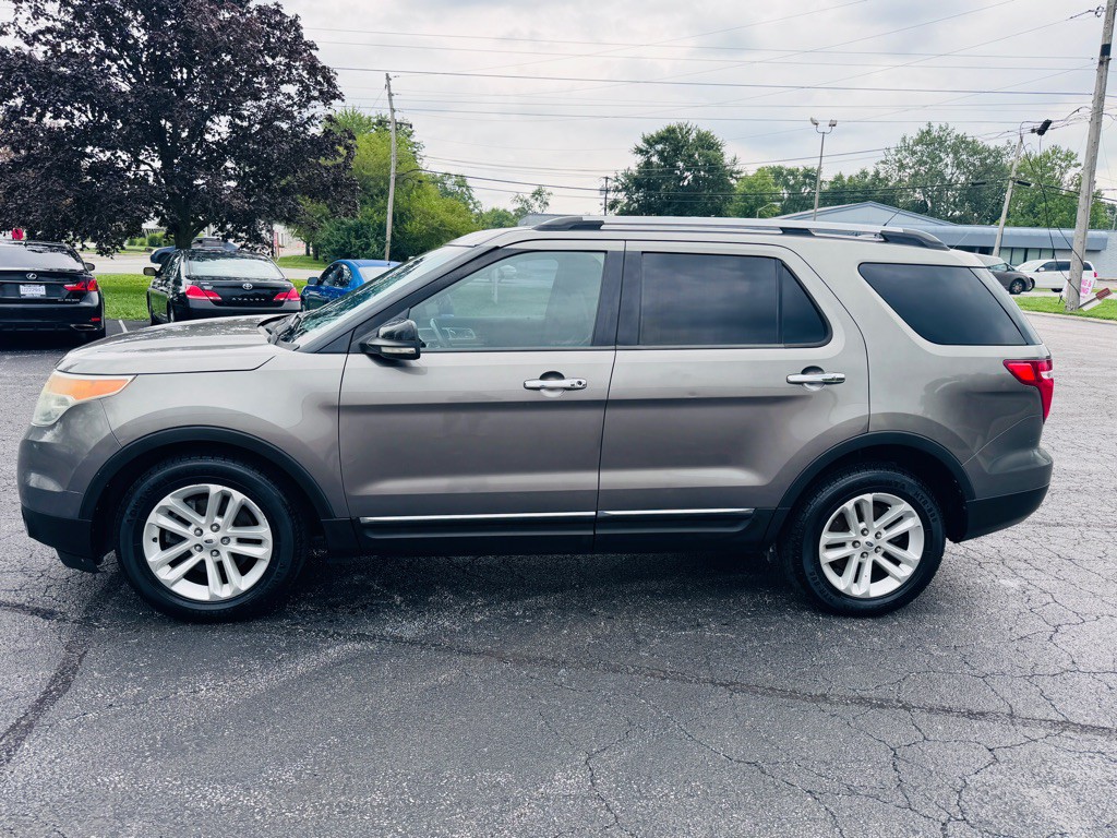 2012 Ford Explorer Image 2