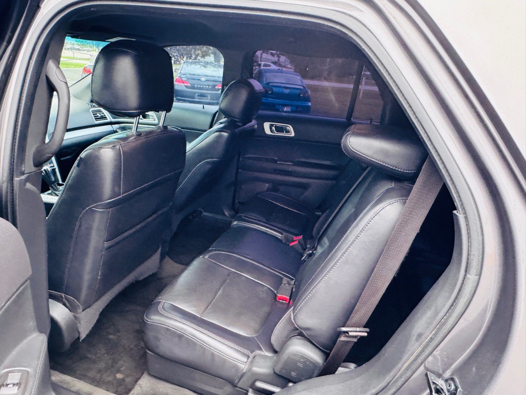 2012 Ford Explorer Image 10