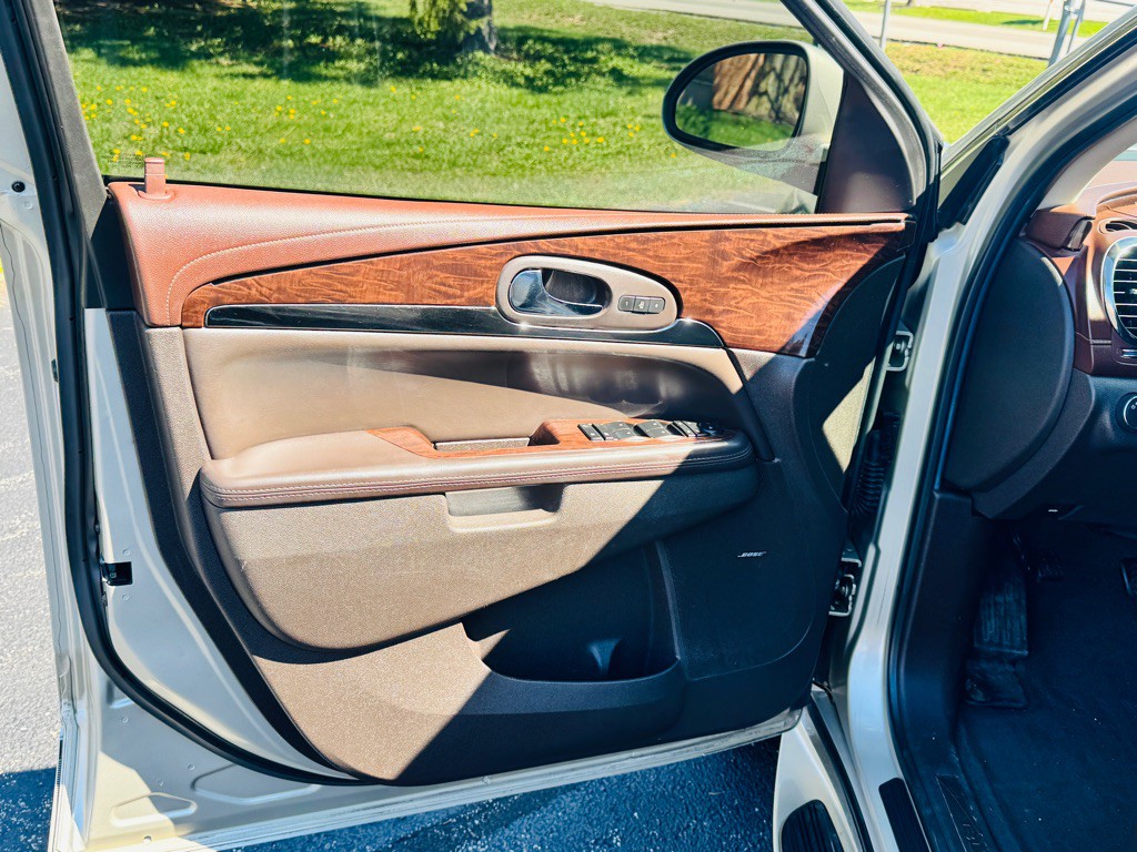 2014 Buick Enclave Image 24