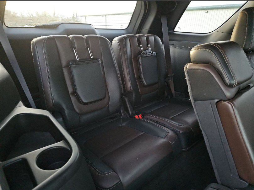 2015 Ford Explorer Image 11