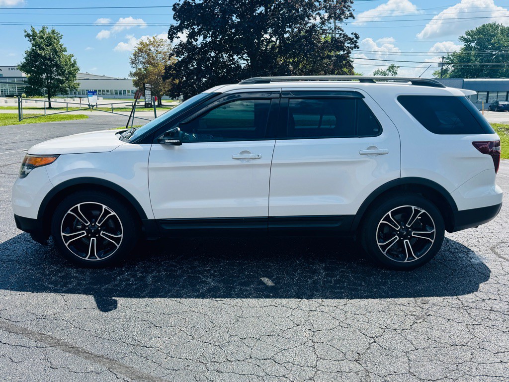 2015 Ford Explorer Image 16
